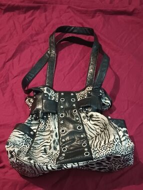 attention Bags, Handbags & Purses for Women on Sale up to 90% Off